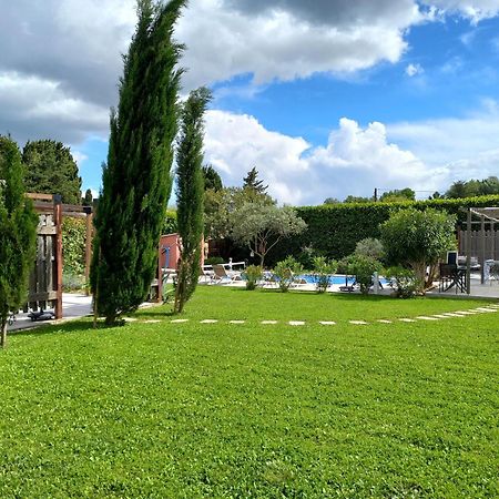 L'En Haut Aramon Екстериор снимка