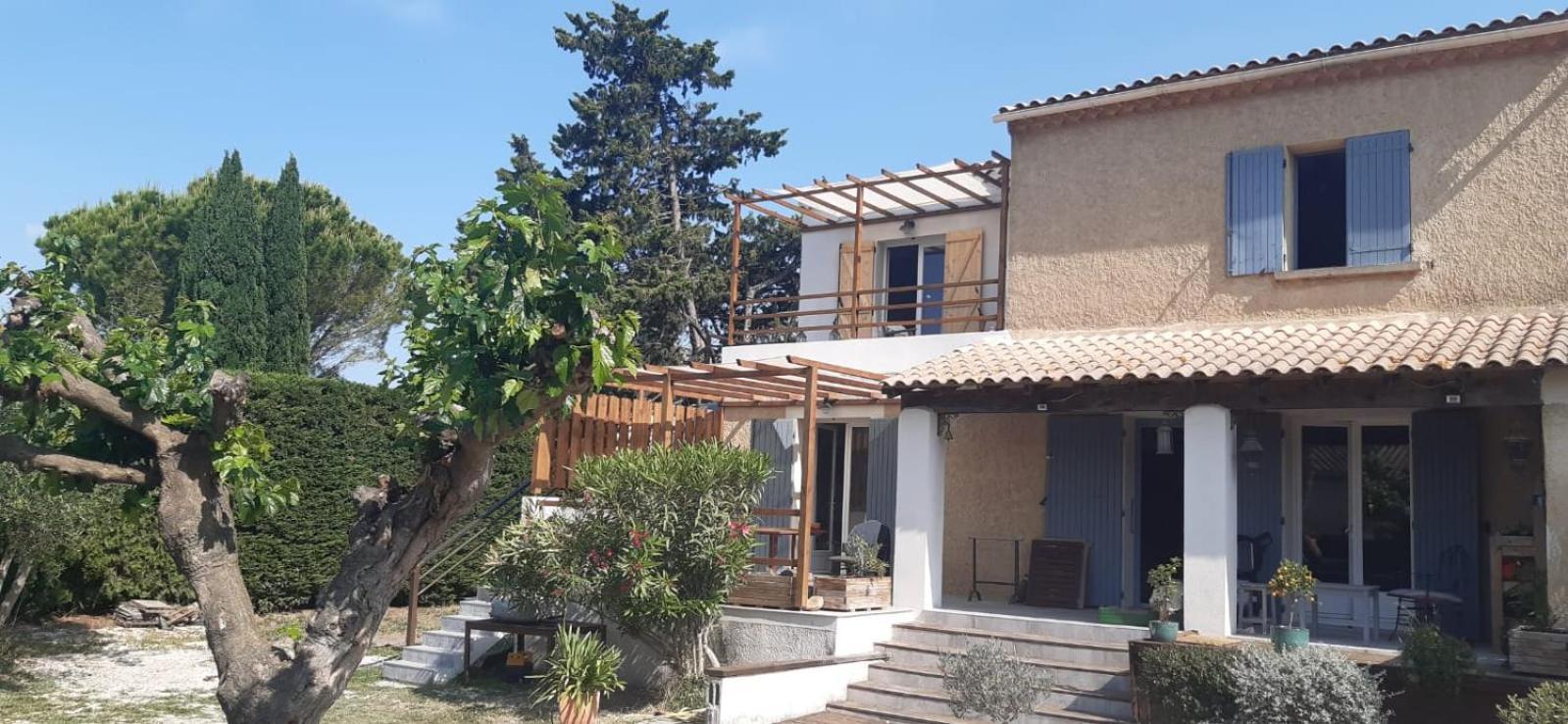 L'En Haut Aramon Екстериор снимка
