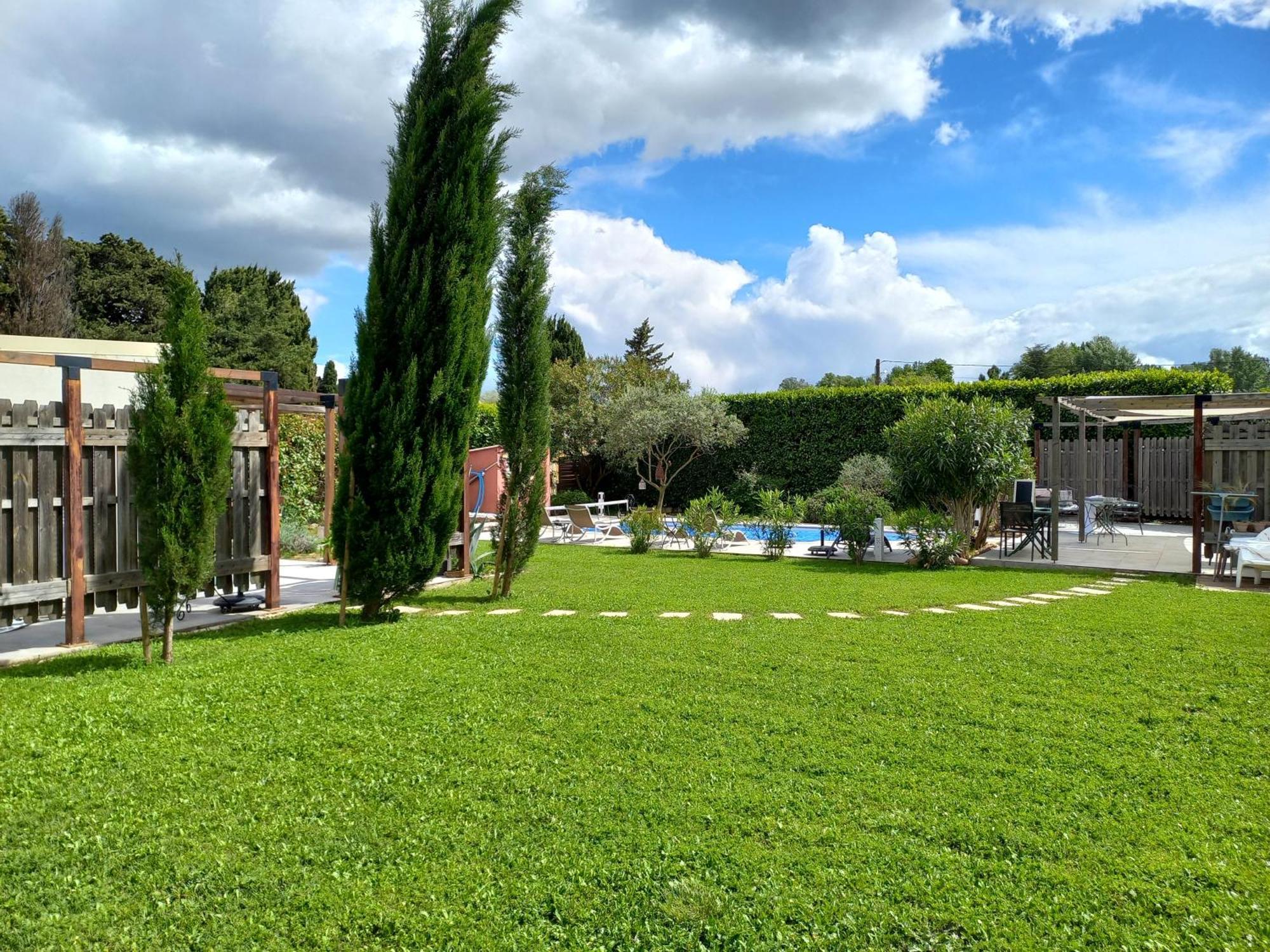 L'En Haut Aramon Екстериор снимка
